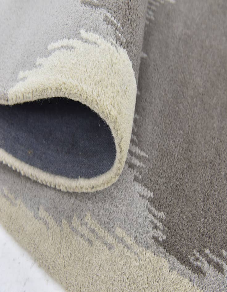 Detail image of 2' 7 x 7' Luna Wool Runner Rug