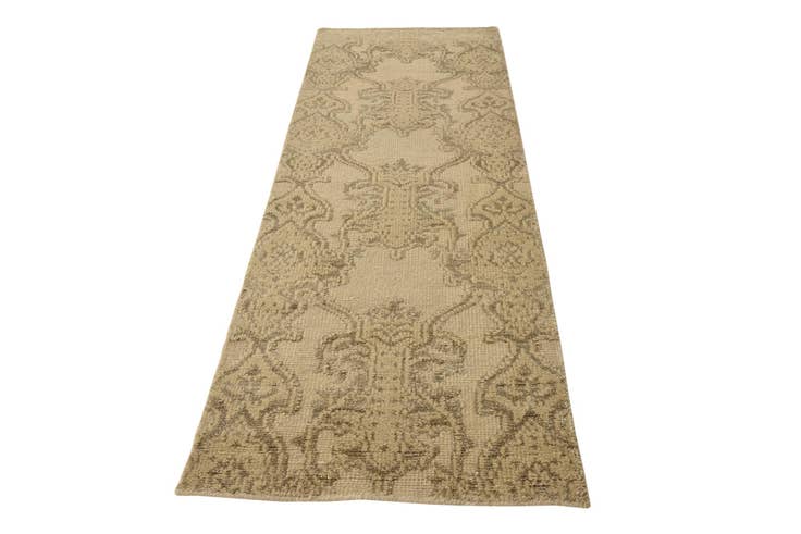 Detail image of 2' 9 x 8' 8 Hand Knotted Luna Runner Rug
