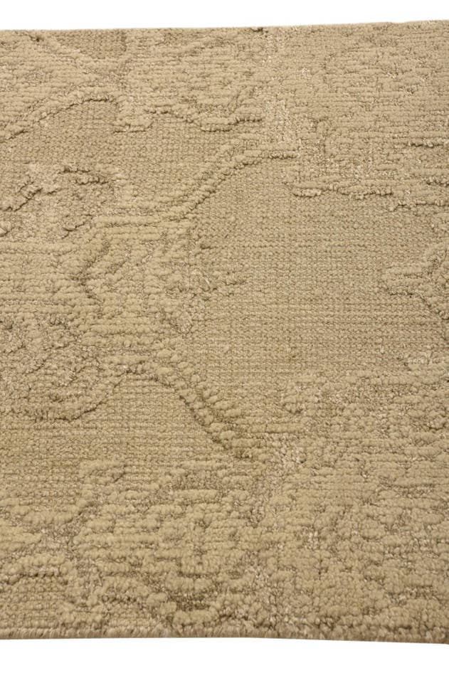 Detail image of 2' 9 x 8' 8 Hand Knotted Luna Runner Rug
