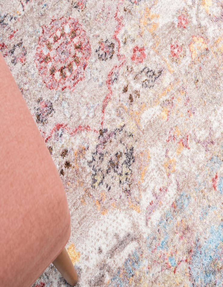 Detail image of 2' 2 x 6' Madrid Runner Rug