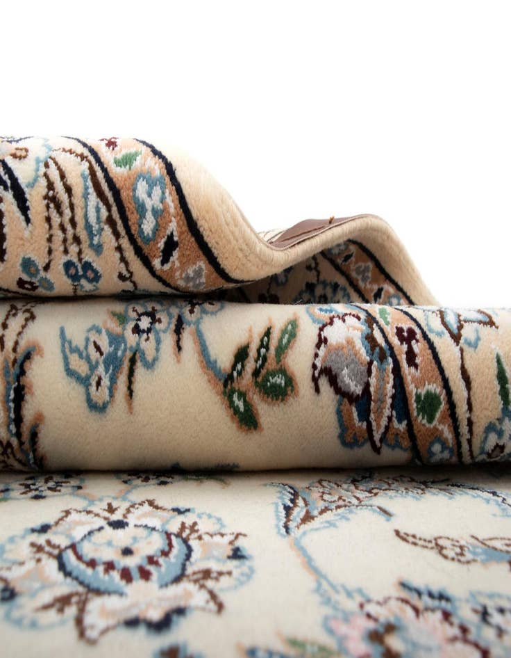 Detail image of 3' 3 x 25' 7 Nain Wool Runner Rug