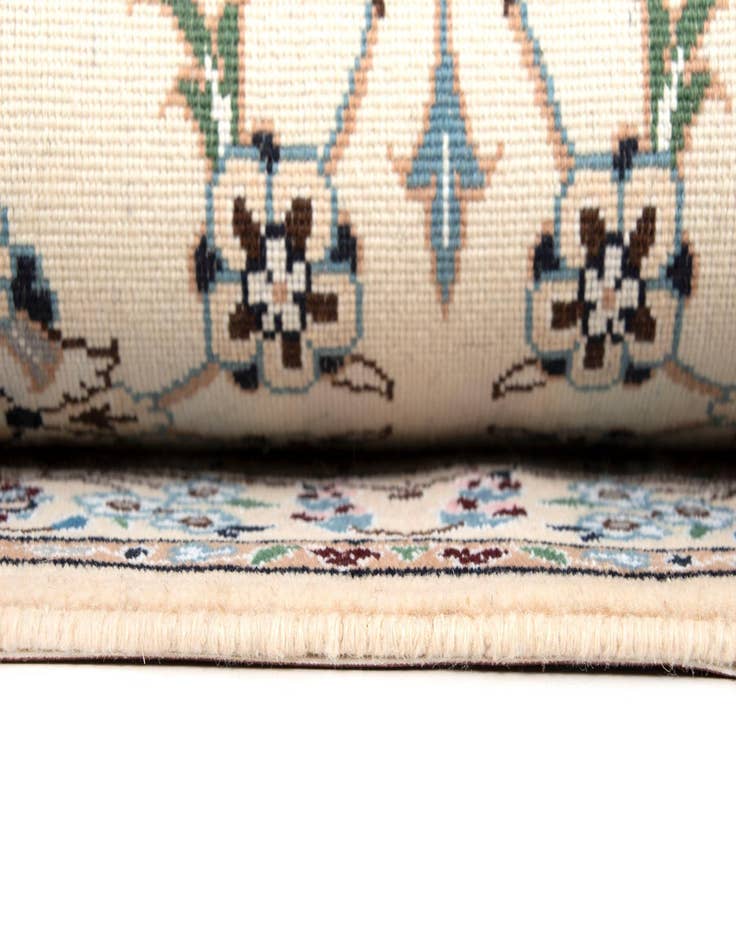 Detail image of 3' 3 x 25' 7 Nain Wool Runner Rug