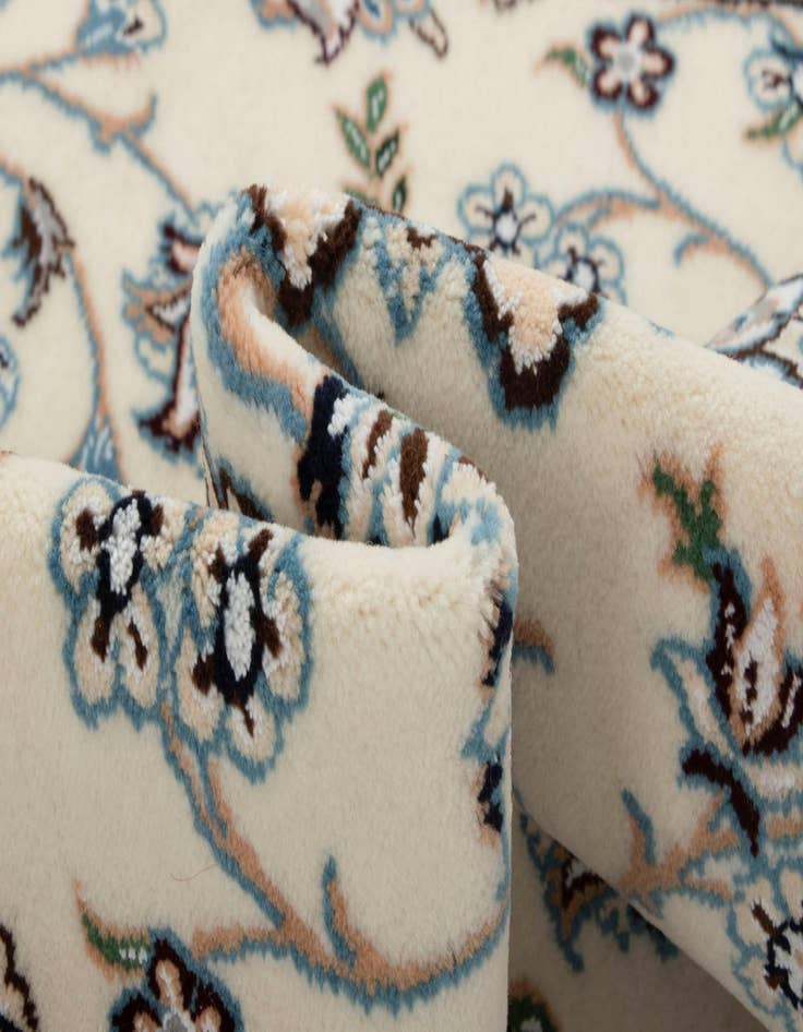 Detail image of 3' 3 x 25' 7 Nain Wool Runner Rug