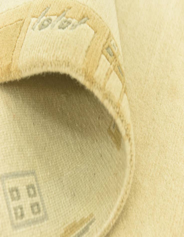 Detail image of 2' 6 x 4' 7  Hand Knotted Nepal Wool Runner Rug