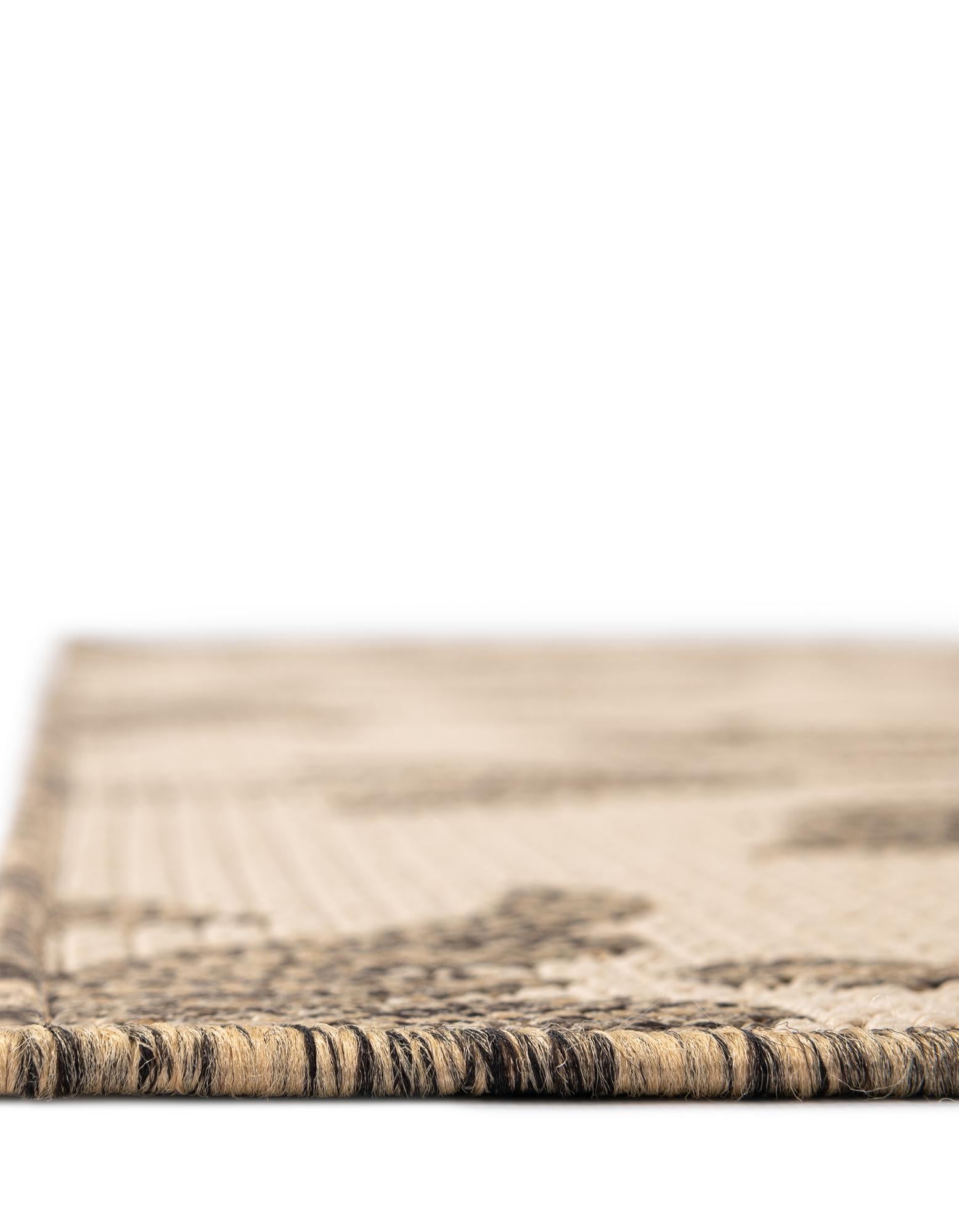 2' 2 x 6' Easy-Clean Botanical Indoor / Outdoor Runner Rug