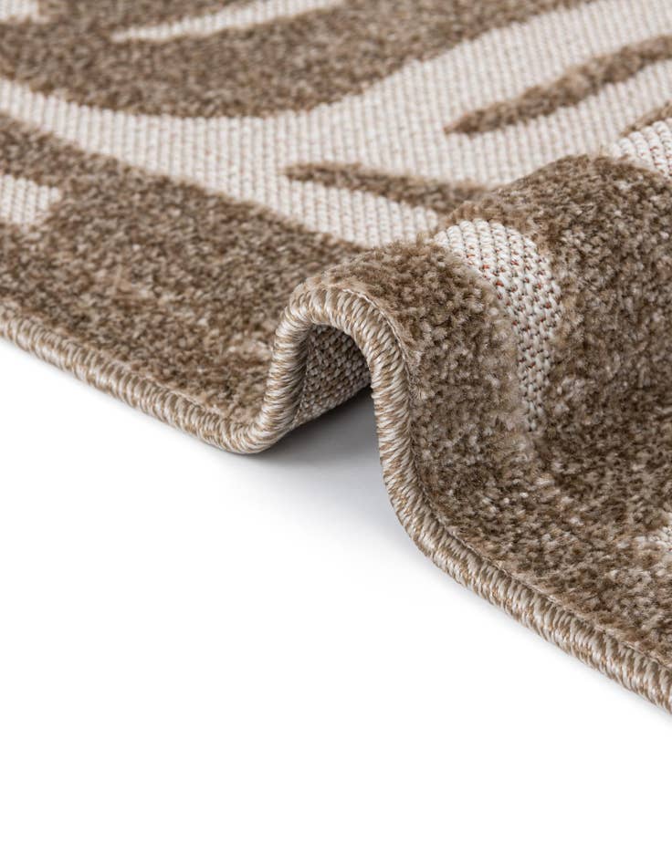 Detail image of 2' x 6'  Washable Botanical Indoor / Outdoor Runner Rug