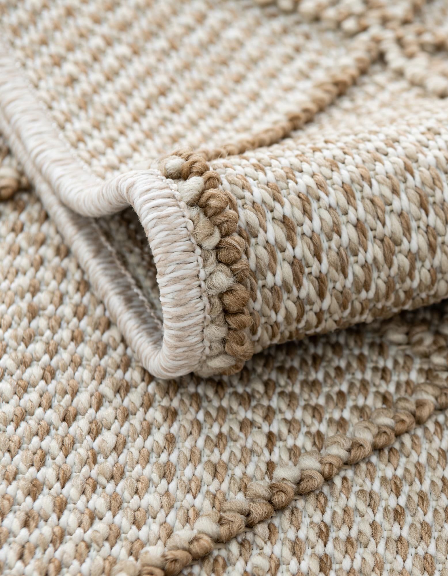 2' x 8' Easy-Clean Lattice Indoor / Outdoor Runner Rug