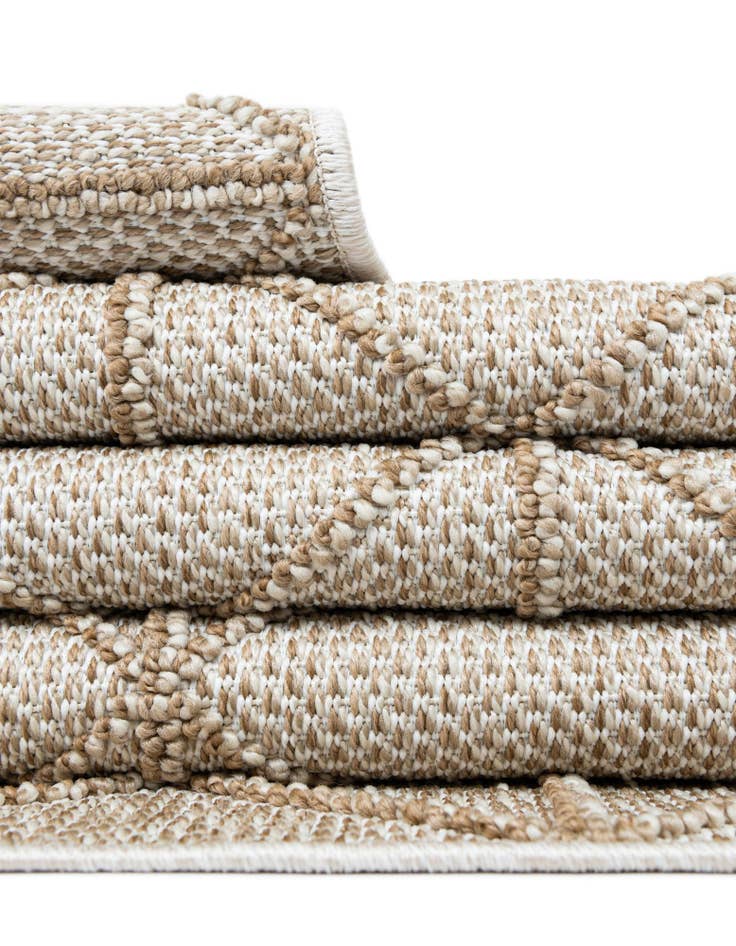 Detail image of 2' x 8' Washable Lattice Indoor / Outdoor Runner Rug