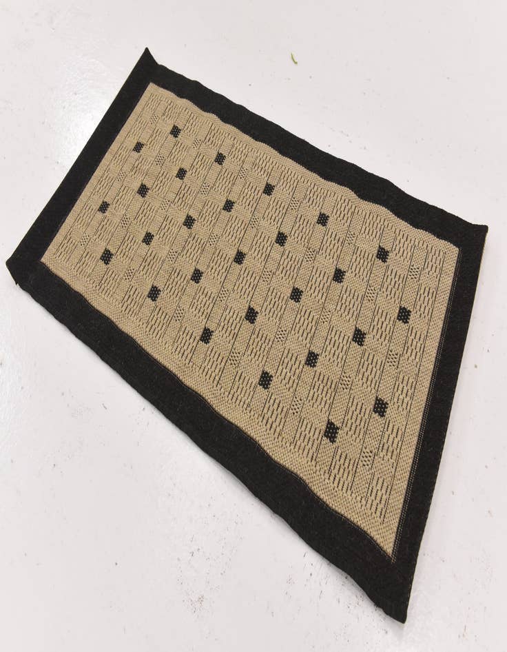 Detail image of 2' 3 x 7' Easy-Clean Modern Indoor / Outdoor Runner Rug