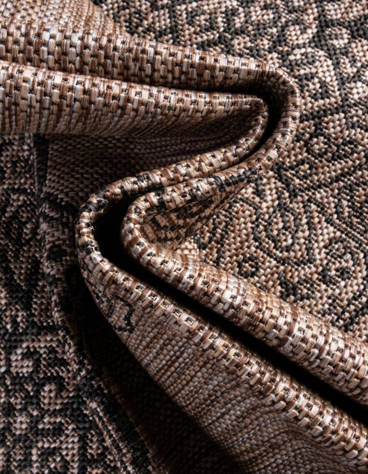 Detail image of 2' x 6'  Washable Traditional Indoor / Outdoor Runner Rug