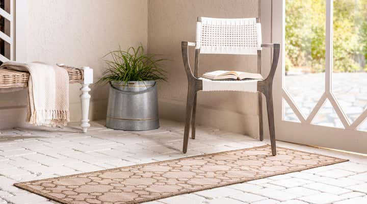2' 2 x 6' Easy-Clean Trellis Indoor / Outdoor Runner Rug
