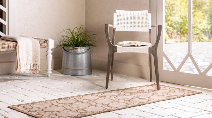 Detail image of 2' 2 x 6' Easy-Clean Trellis Indoor / Outdoor Runner Rug