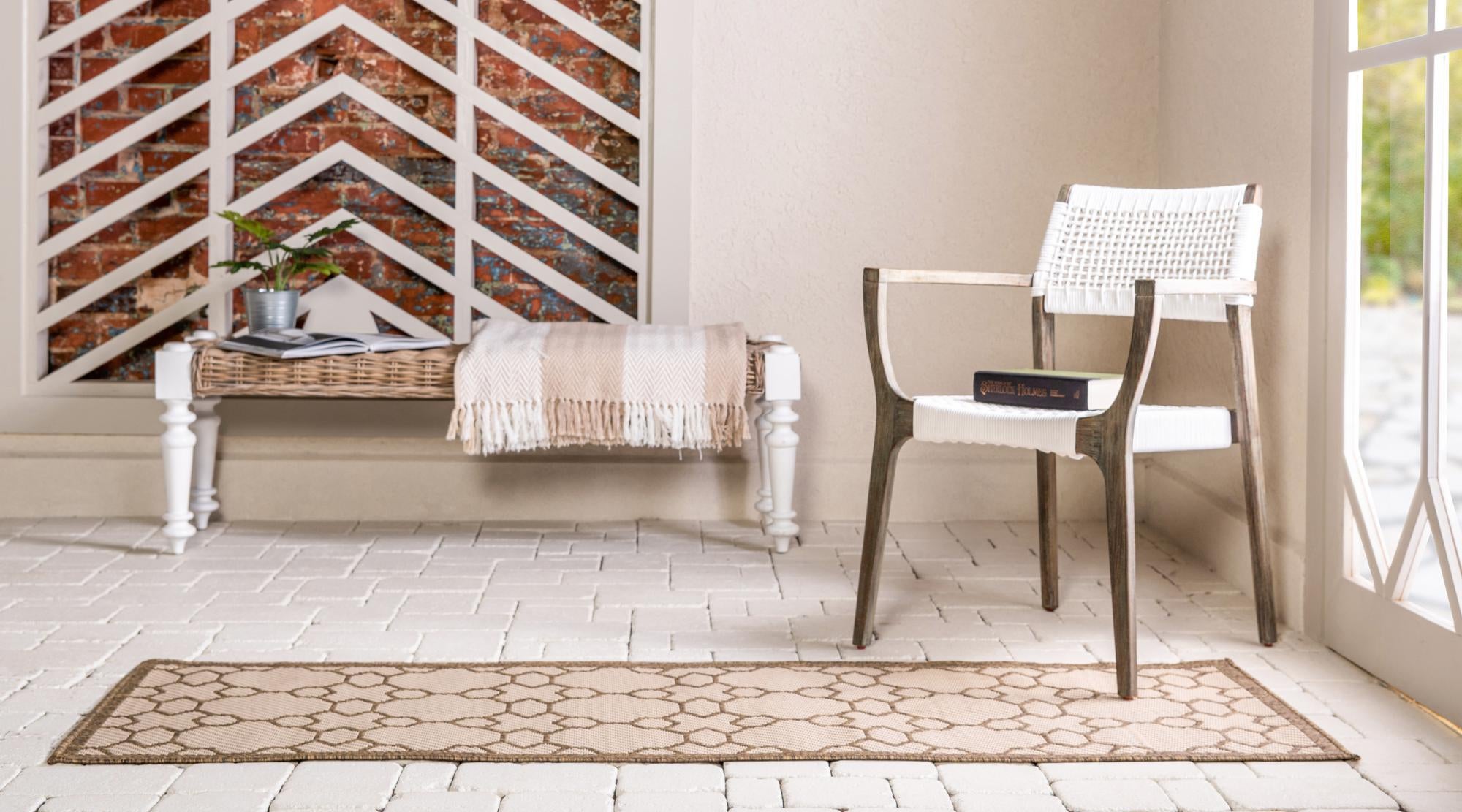 2' 2 x 6' Easy-Clean Trellis Indoor / Outdoor Runner Rug