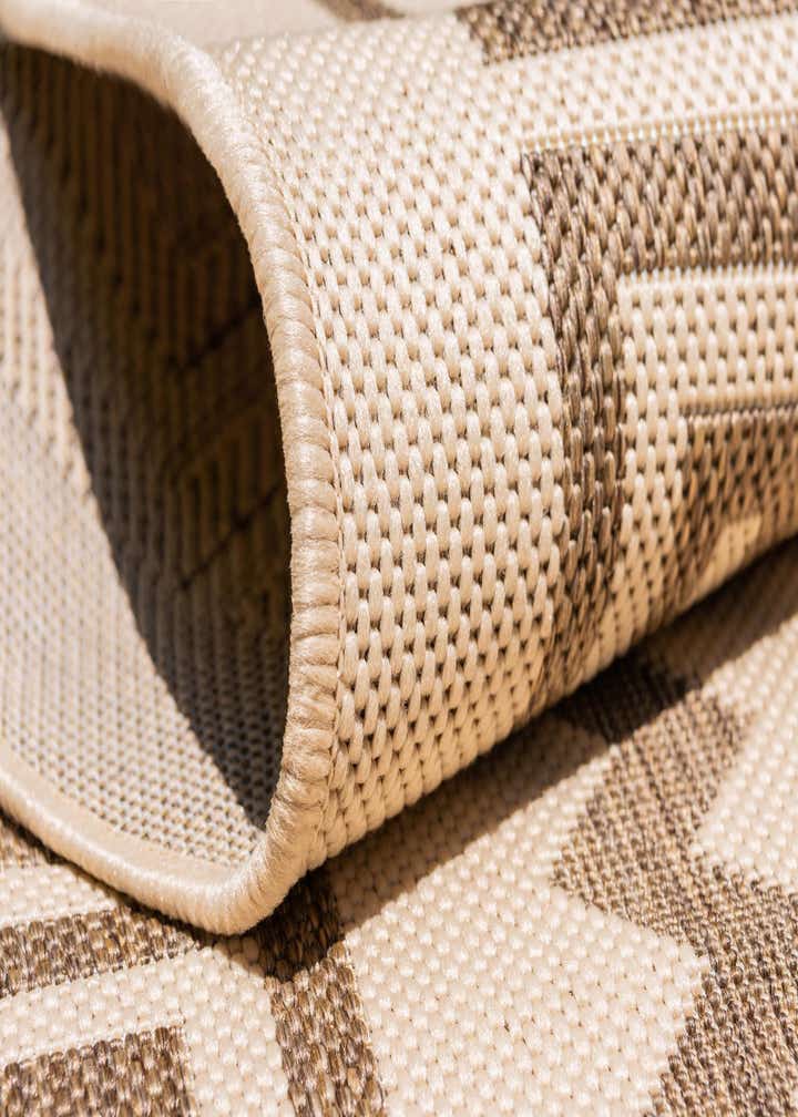 2' 2 x 6' Easy-Clean Trellis Indoor / Outdoor Runner Rug