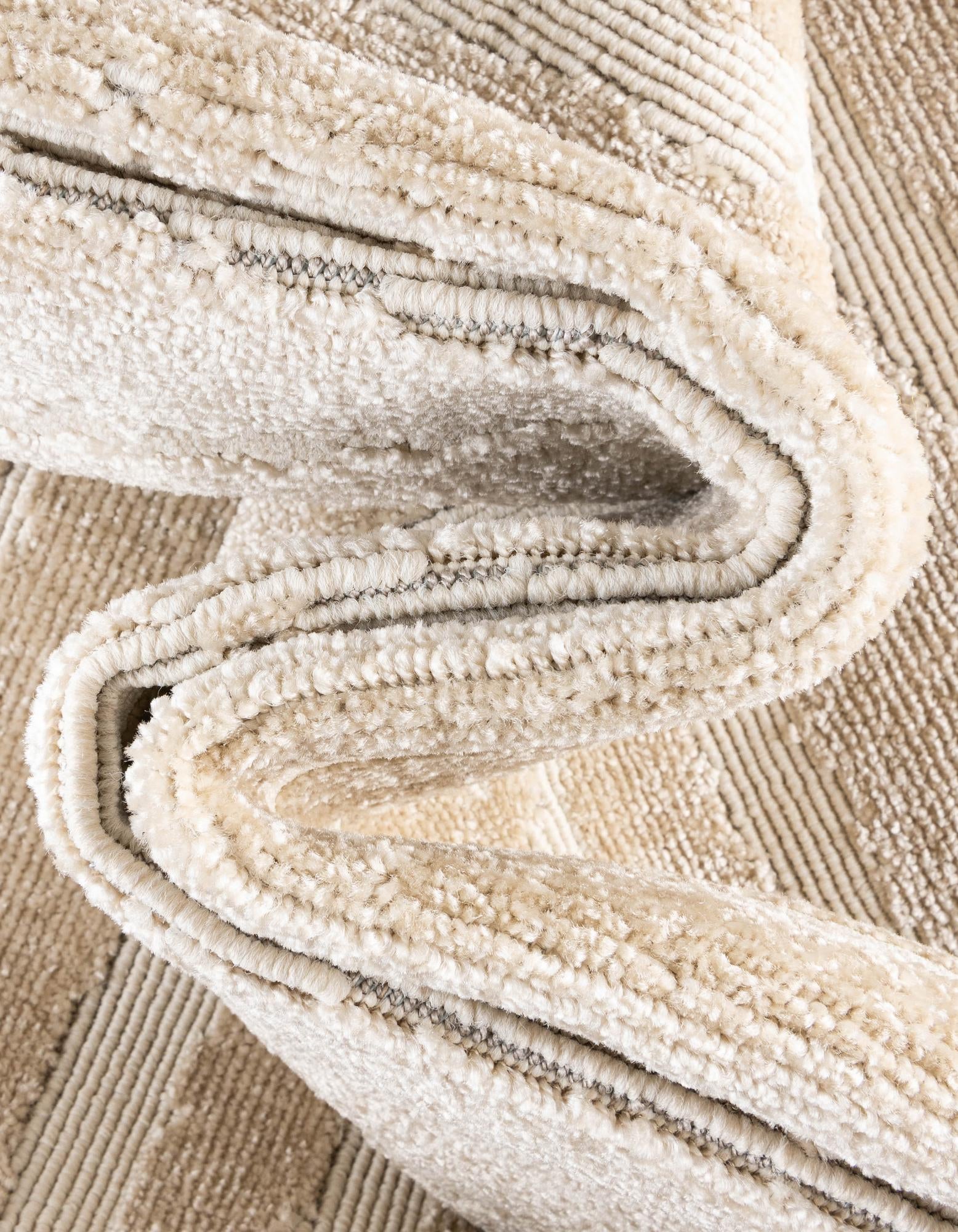 2' x 6' Easy-Clean Sabrina Soto Ola Indoor / Outdoor Runner Rug