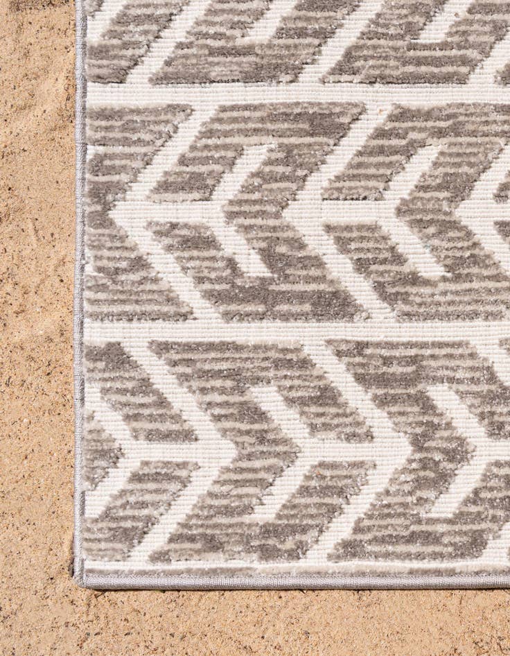 Detail image of 2' x 8'  Washable Sabrina Soto Aston Indoor / Outdoor Runner Rug