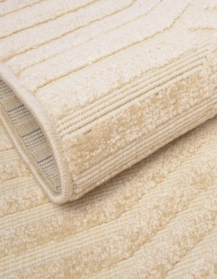 Detail image of 2' x 6'  Washable Sabrina Soto Hudson Indoor / Outdoor Runner Rug