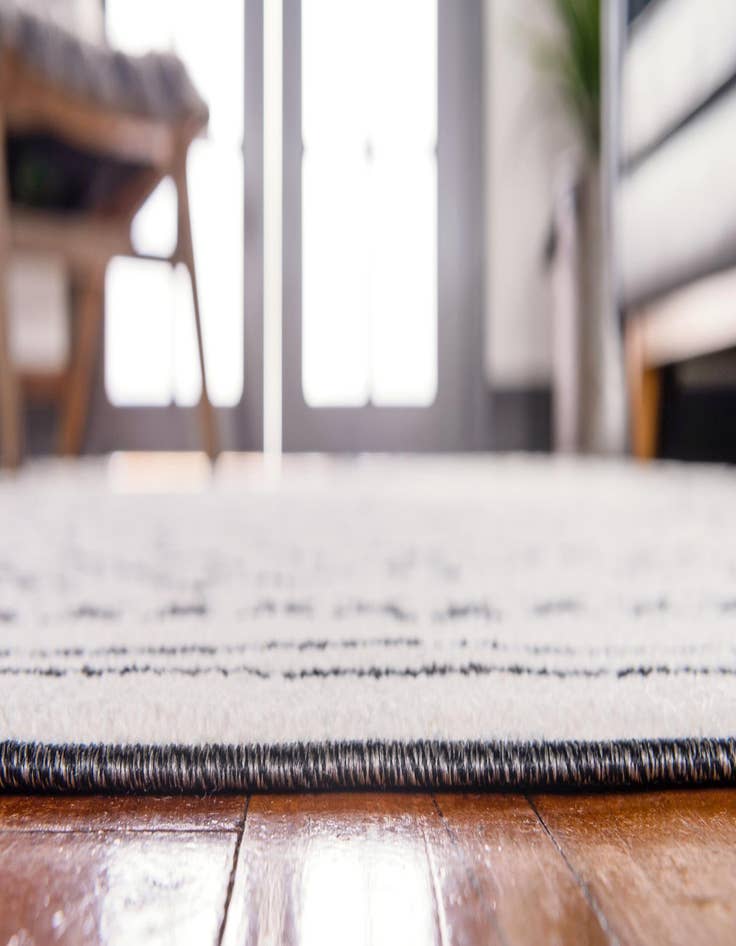 Detail image of 2' 7 x 10' Titania Runner Rug