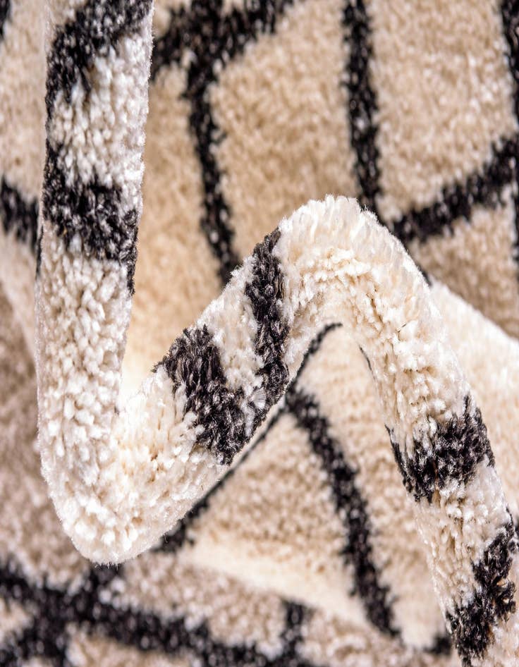 Detail image of 2' 7 x 10' Titania Runner Rug