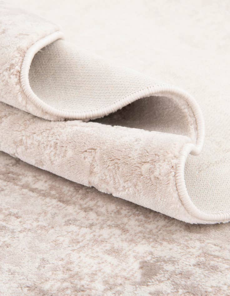 Detail image of Jill Zarin 2' 7 x 14' Uptown Lexington Avenue Runner Rug