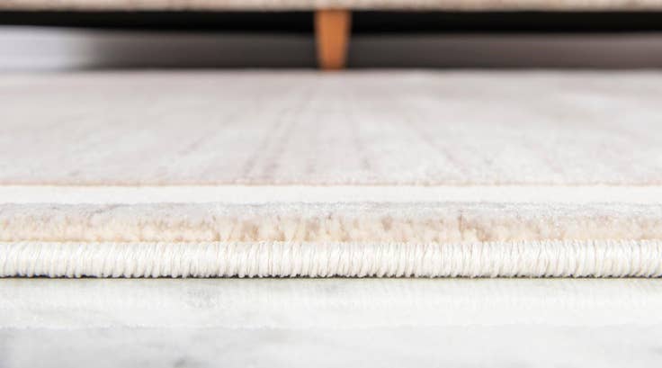 Detail image of Jill Zarin 2' 7 x 10' Uptown Runner Rug