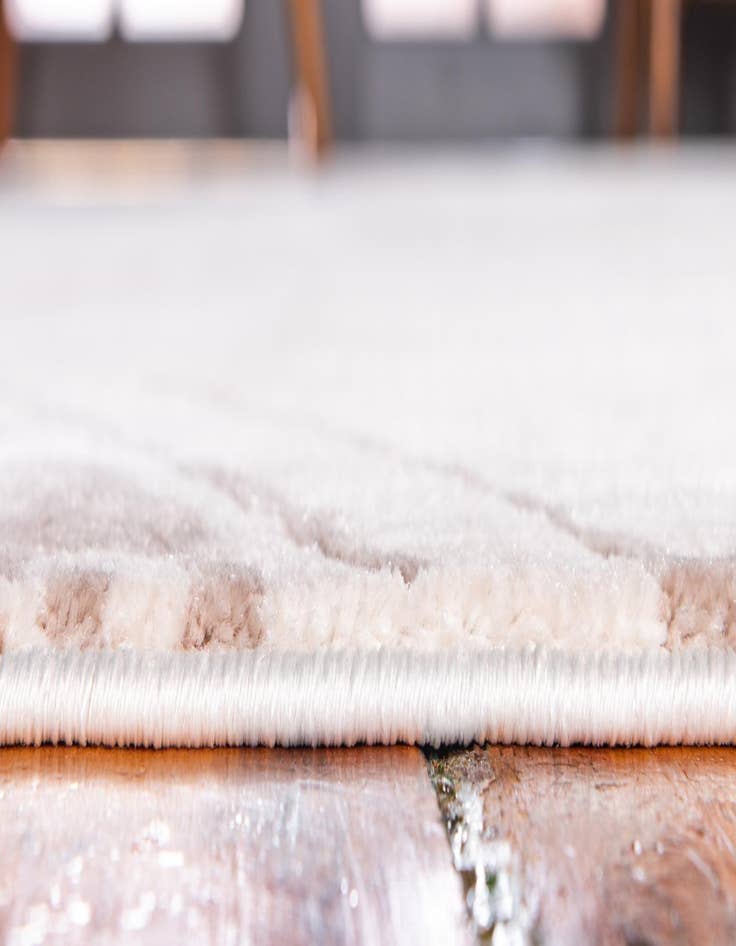 Detail image of 2' 2 x 6' Uptown Runner Rug