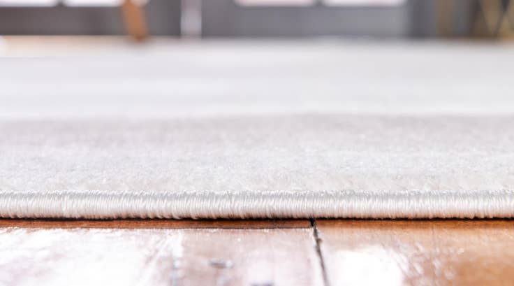 Detail image of Jill Zarin 2' 7 x 10' Uptown Runner Rug