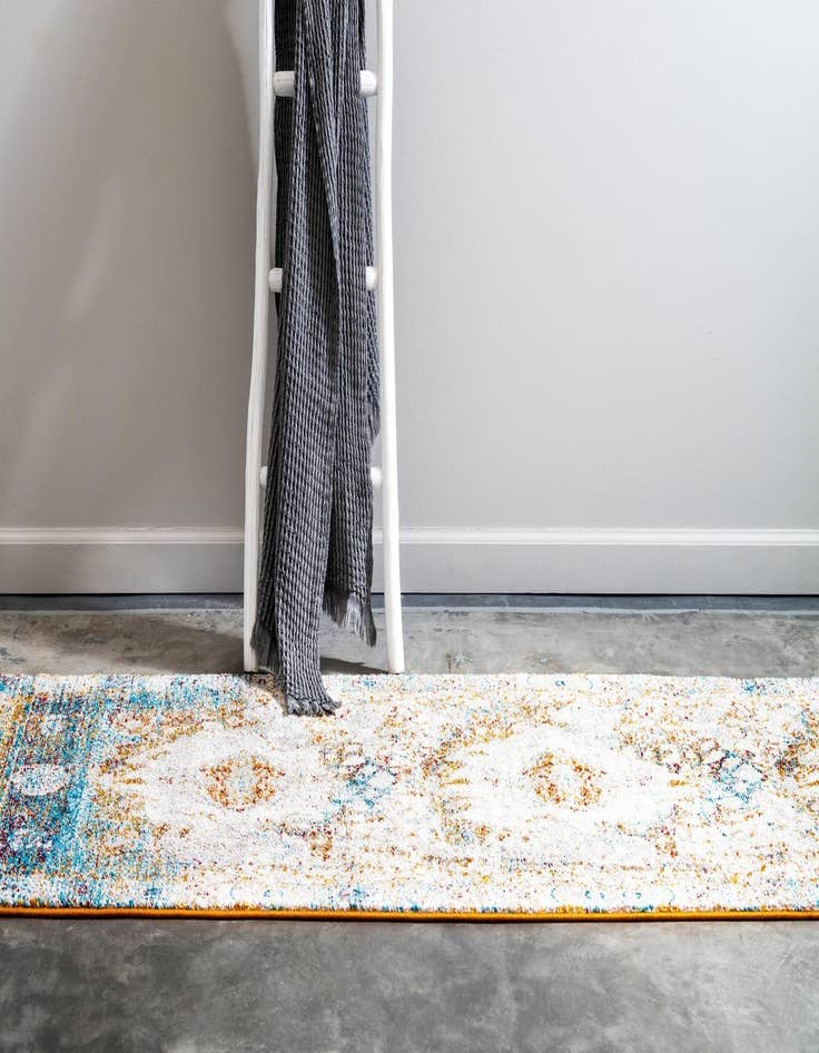 Detail image of 2' x 6' Veneto Runner Rug