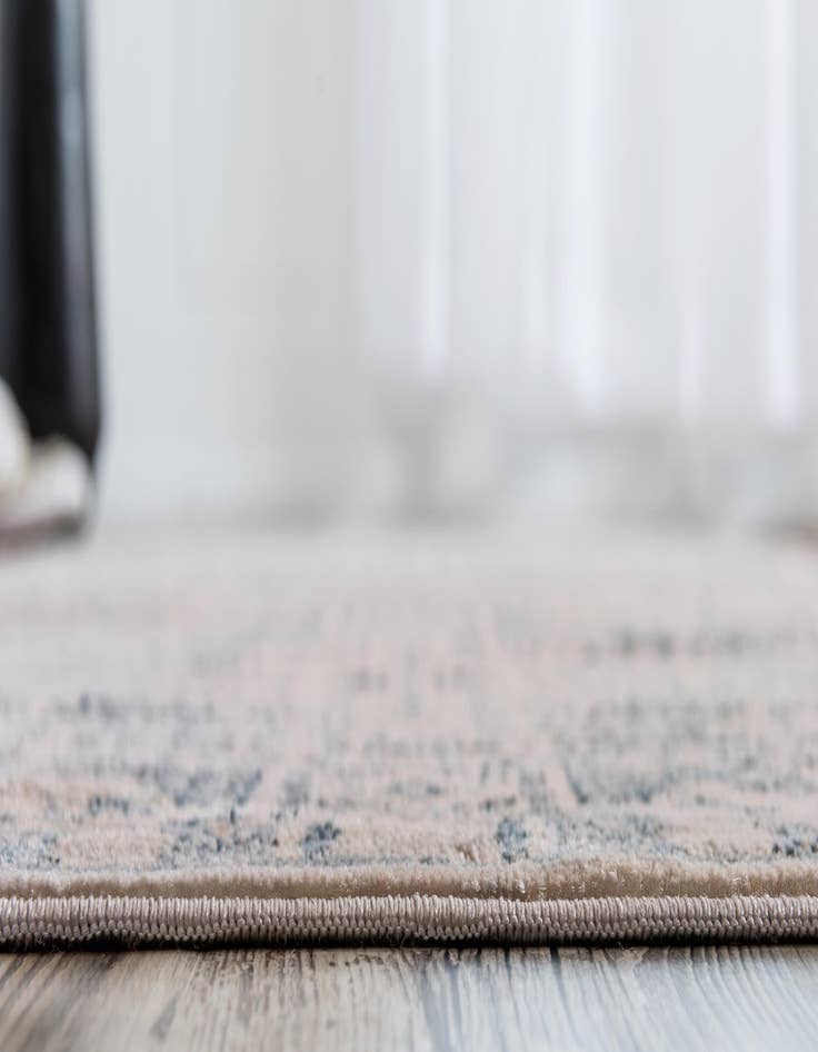 Detail image of 2' 7 x 6' Victoria Runner Rug