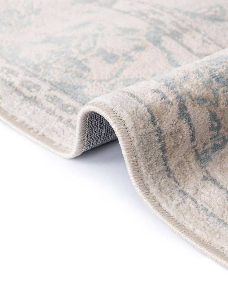 Detail image of 2' 7 x 6' Victoria Runner Rug