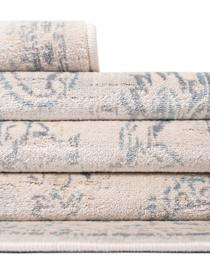 Detail image of 2' 7 x 6' Victoria Runner Rug