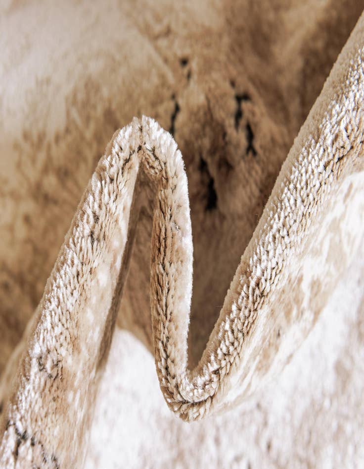 Detail image of 3' x 13' Villa Runner Rug