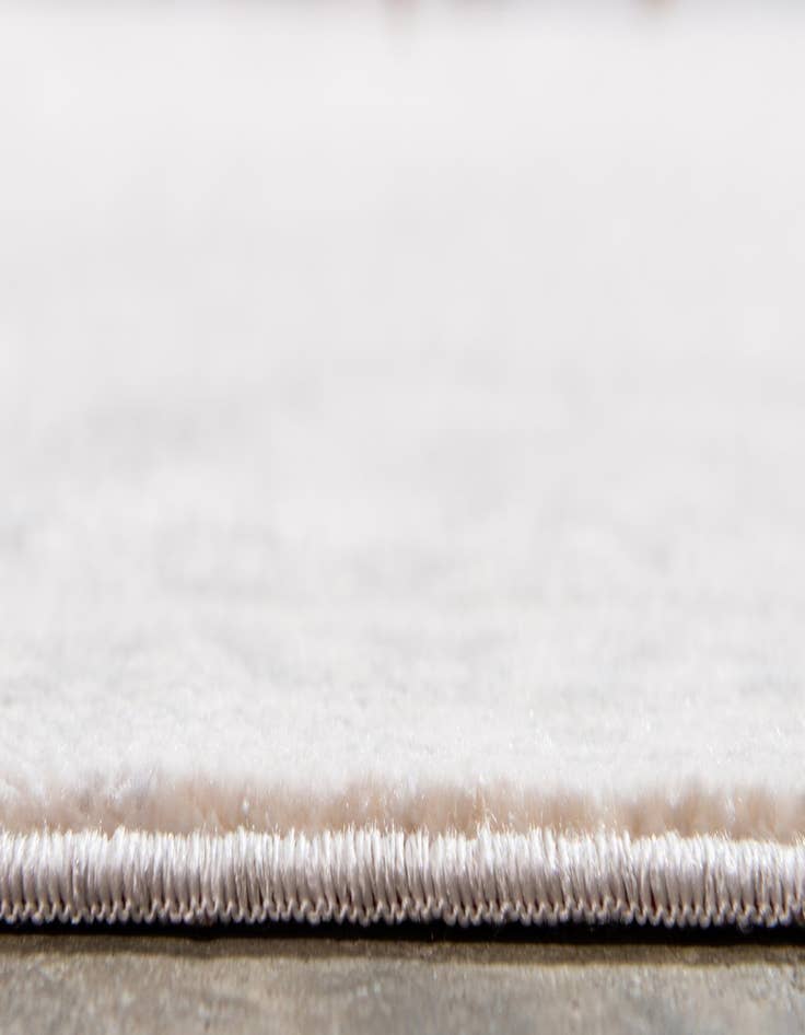 Detail image of 8' x 8' Alexis Square Rug