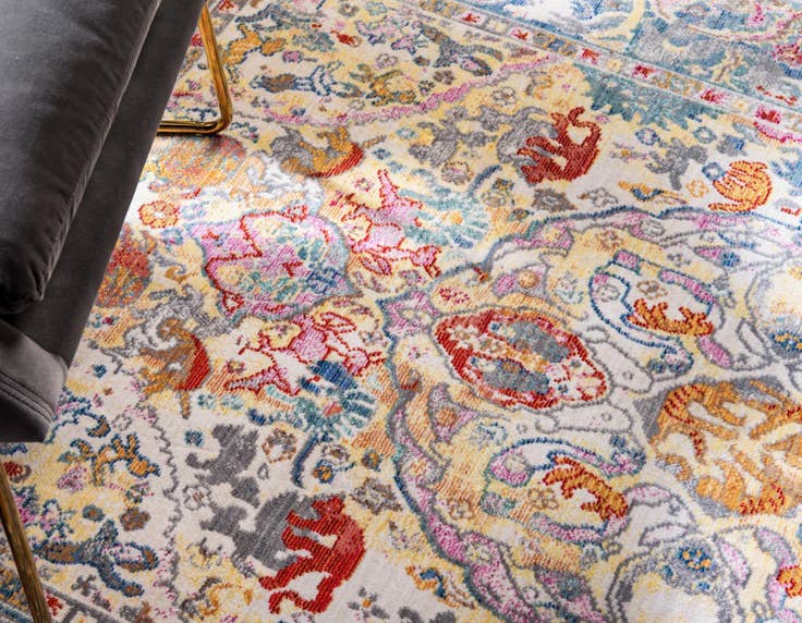 Detail image of 8' x 8' Alexis Square Rug