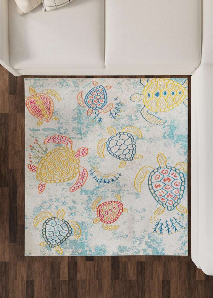 4' 1 x 4' 1 Washable Amalfi Square Rug