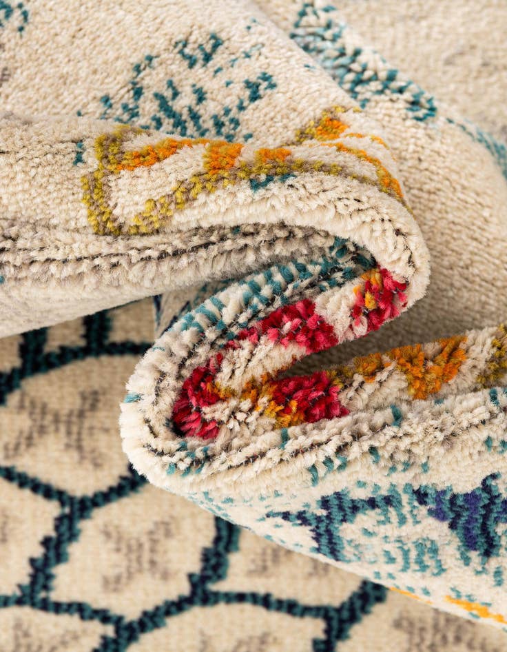 Detail image of 4' 1 x 4' 1 Washable Amalfi Square Rug