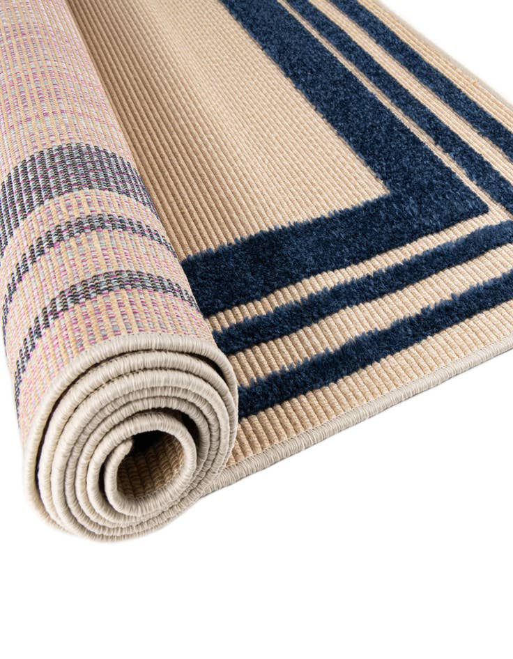 Detail image of 7' 10 x 7' 10 Easy-Clean Aruba Indoor / Outdoor Square Rug