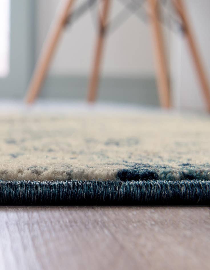 Detail image of 6' x 6' Dahlia Square Rug