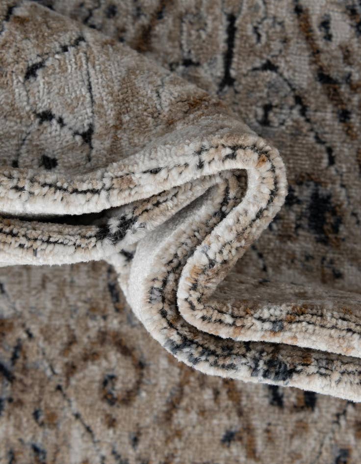 Detail image of 7' x 7' Eliza Square Rug