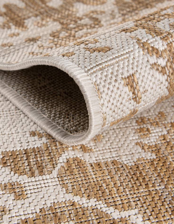 Detail image of 7' 10 x 7' 10 Easy-Clean Jill Zarin Dubai Indoor / Outdoor Square Rug