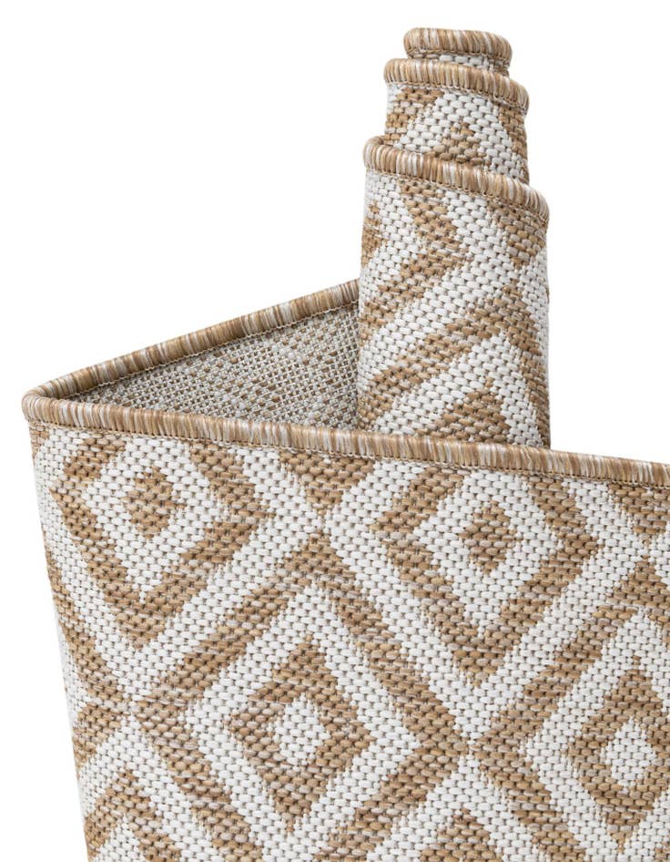 Detail image of 7' 10 x 7' 10 Easy-Clean Jill Zarin Costa Rica Indoor / Outdoor Square Rug