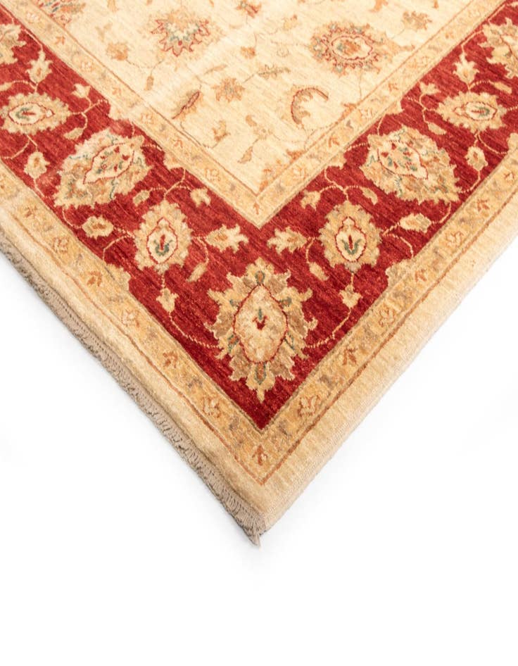 Detail image of 6' 6 x 6' 9 Kaizar Wool Square Rug