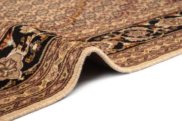 8' 2 x 8' 5 Kashan Wool Square Rug