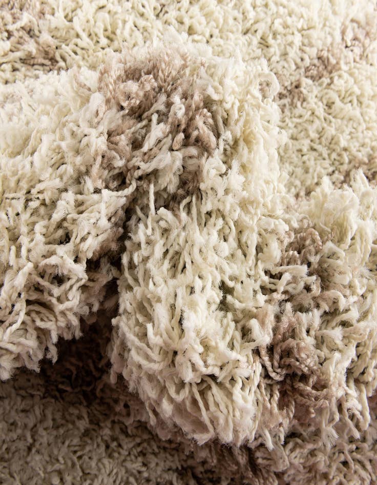 Detail image of 6' x 6' Lattice Shag Square Rug