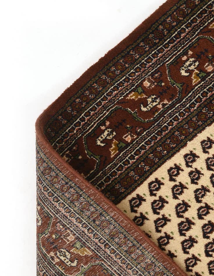 Detail image of 4' 9 x 5' 2 Mir Square Rug