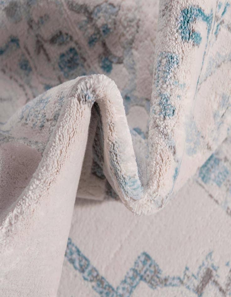 Detail image of 4' x 4' Modern Classical Square Rug