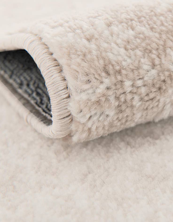 Detail image of 7' 10 x 7' 10 Monte Carlo Square Rug