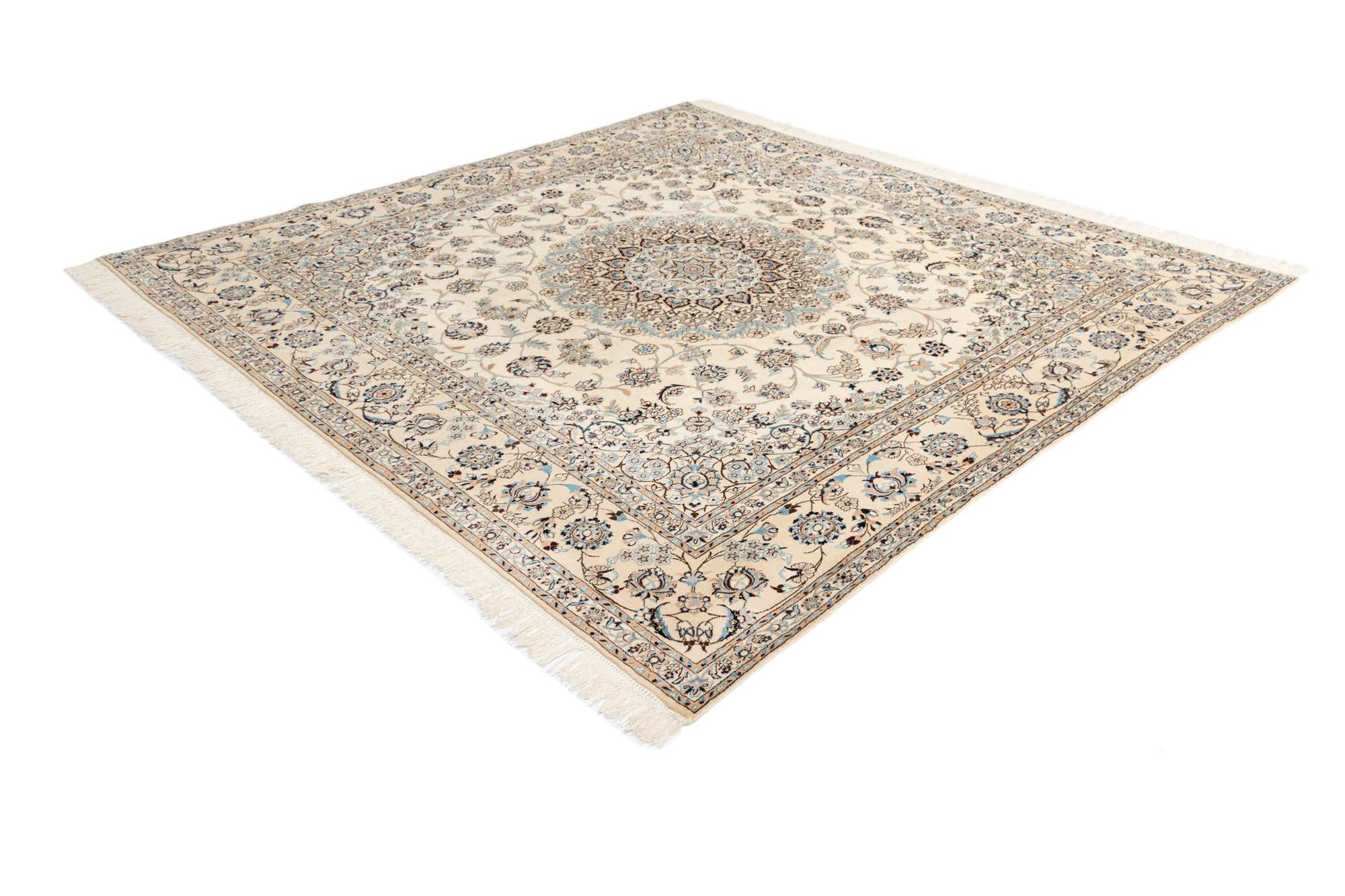 8' x 8' 3 Nain Square Rug