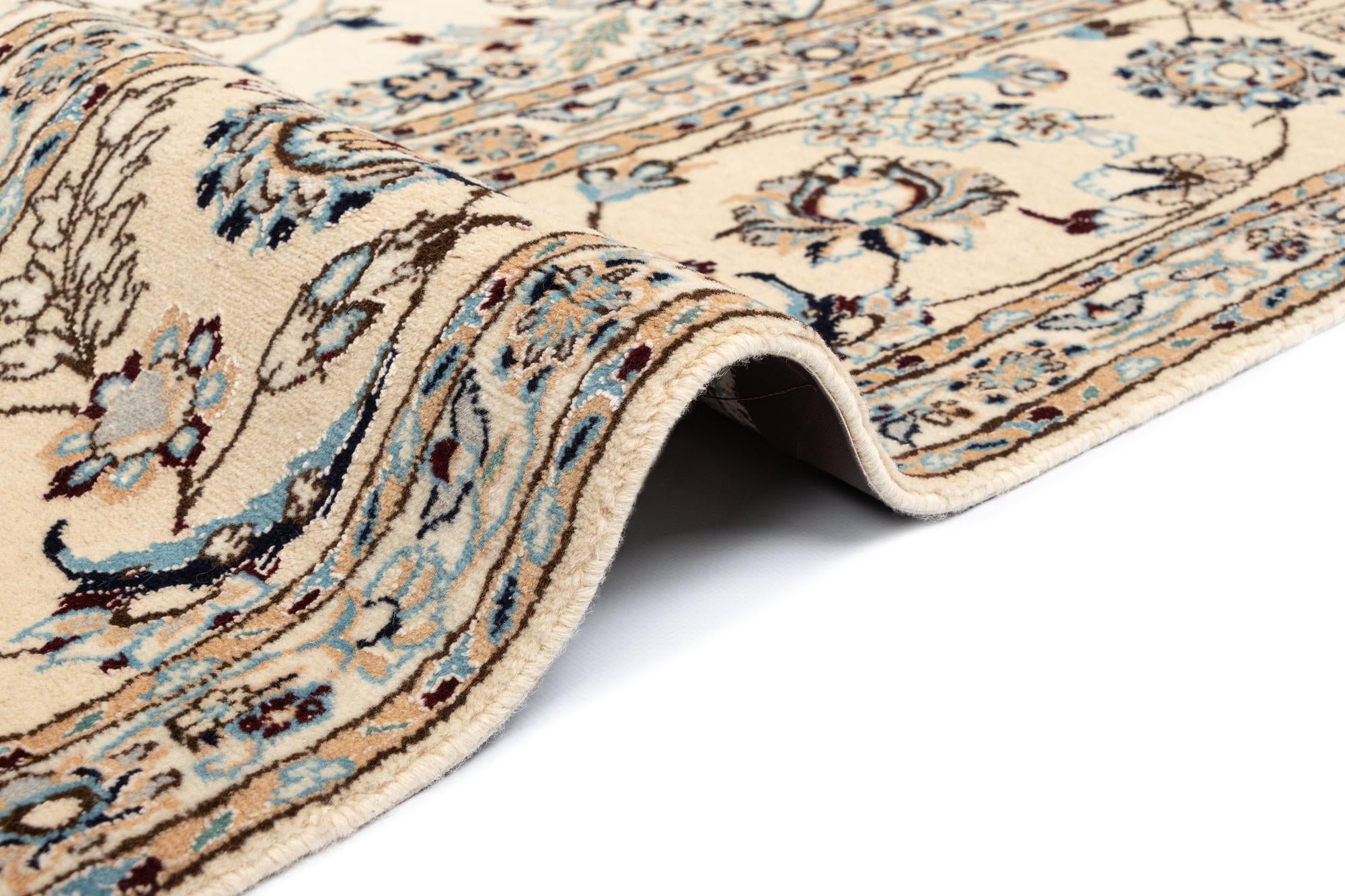 8' x 8' 3 Nain Square Rug