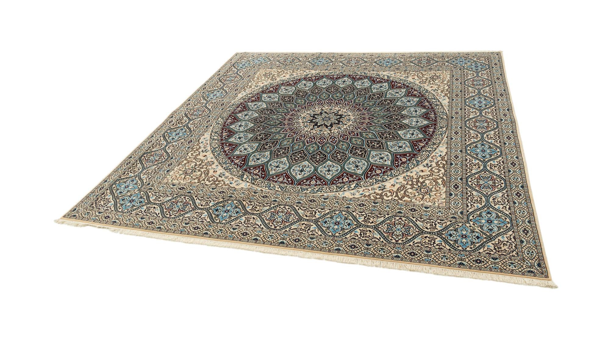 8' 6 x 8' 6 Nain Square Rug